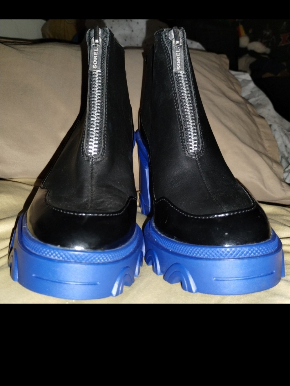 Sorel Black Ankle Boots with Bold Blue Chunky Heel - Picture 5 of 7